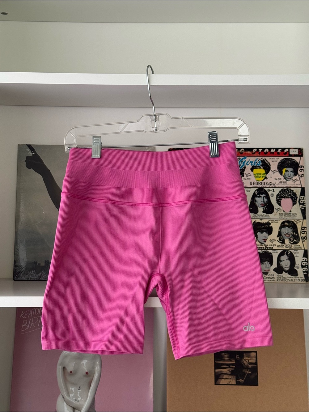 ALO Seamless Rib Bike Shorts In Paradise Pink - Picture 5 of 7
